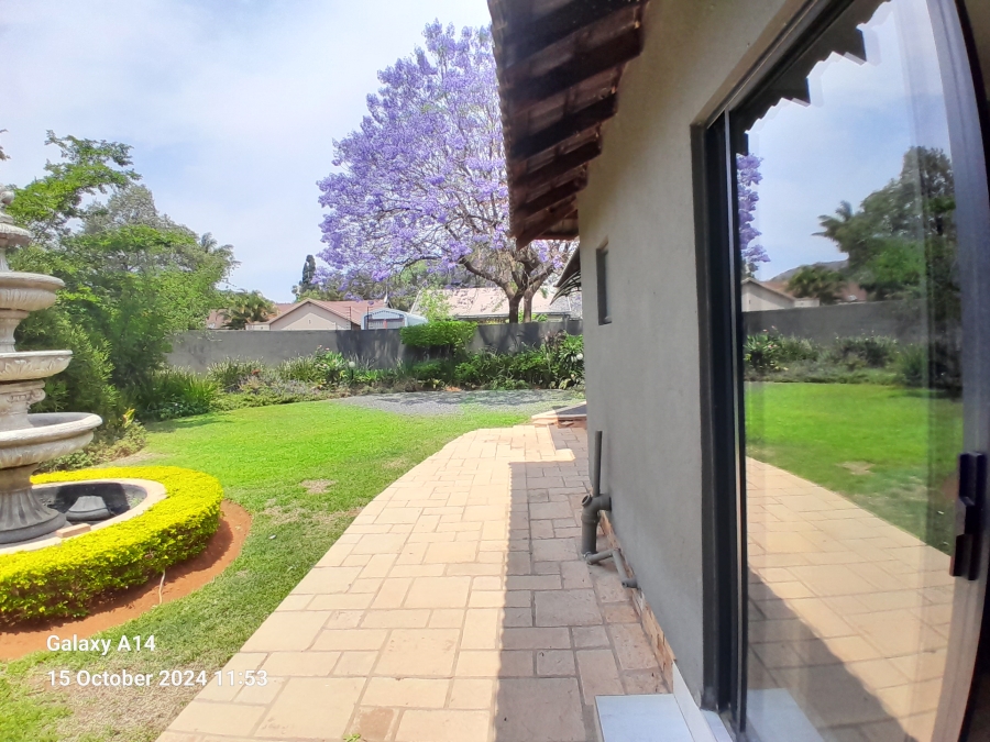 6 Bedroom Property for Sale in Protea Park North West